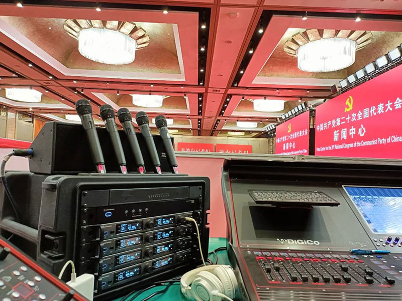 鐵三角5000系列無(wú)線系統(tǒng)設(shè)備照片 鐵三角5000系列無(wú)線系統(tǒng)設(shè)備照片